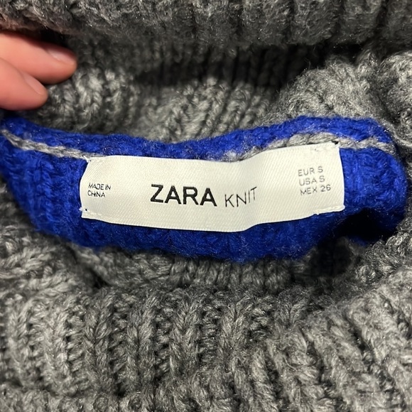 Zara Women’s Blue, Grey, and White Turtle Neck Sweater Size Small - Picture 2 of 4